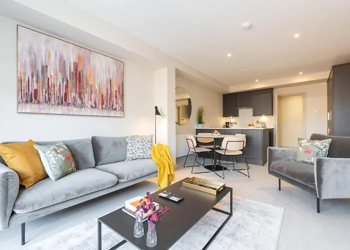 Montague Street Apartment *